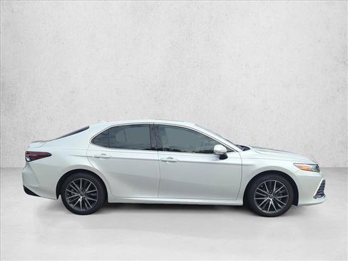 Used 2024 Toyota Camry XLE image 4