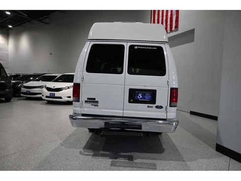 Used 2012 Ford E-350 and Econoline 350 XLT image 7