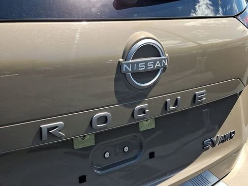Used 2024 Nissan Rogue SV AWD/4WD image 31