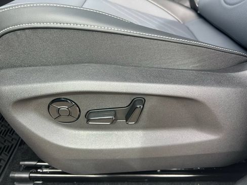 New 2026 Volkswagen Tiguan SE R-Line FWD image 55