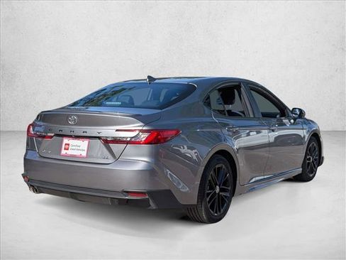 Used 2025 Toyota Camry SE image 5