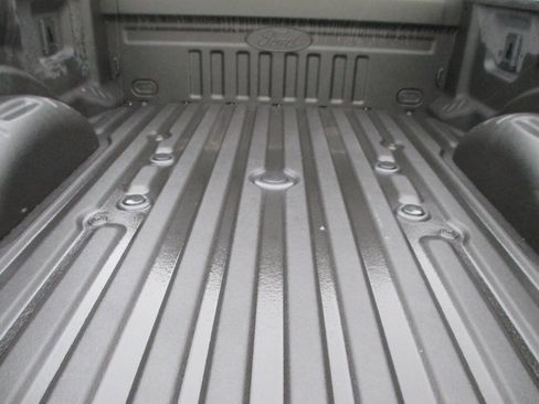 Used 2022 Ford F250 Lariat w/ Black Appearance Package image 8