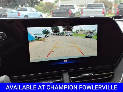 Used 2025 Chevrolet Trax LT FWD image 28