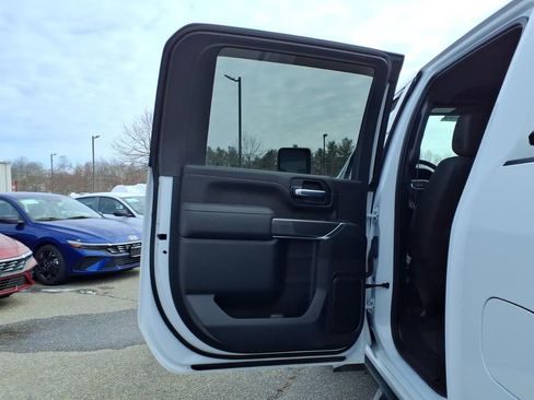 Used 2022 GMC Sierra 3500 AT4 w/ AT4 Preferred Package image 14