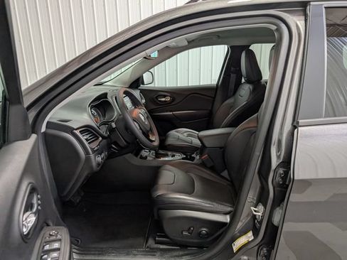 Used 2022 Jeep Cherokee Trailhawk w/ Sound & Nav Group AWD/4WD image 13