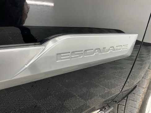 Used 2020 Cadillac Escalade ESV Platinum image 28