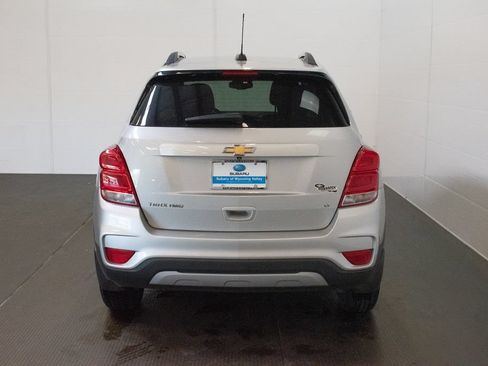 Used 2017 Chevrolet Trax LT w/ LT Convenience Package AWD/4WD image 5