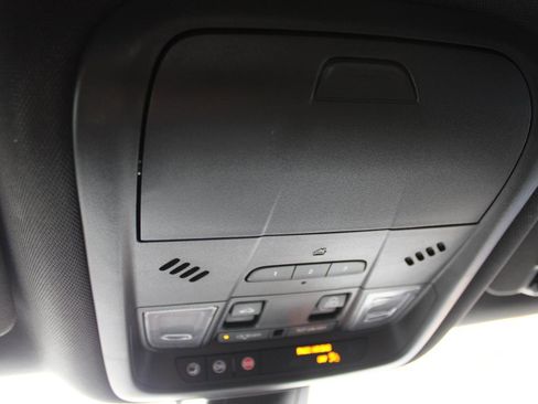 Used 2022 Chevrolet Blazer RS image 36