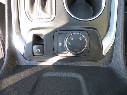Used 2019 Chevrolet Traverse LS AWD/4WD image 32