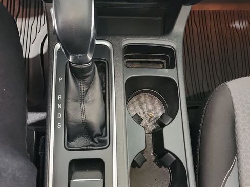 Used 2019 Ford Escape SE image 25