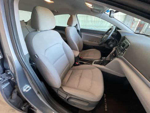 Used 2018 Hyundai Elantra SE image 22