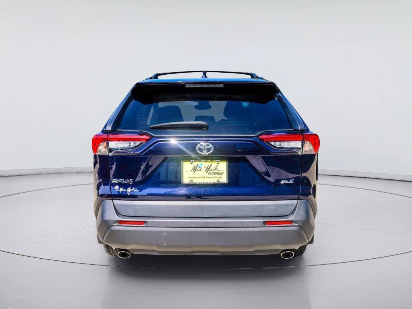 Used 2023 Toyota RAV4 XLE w/ Convenience Package FWD image 4