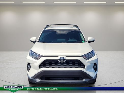 Used 2021 Toyota RAV4 XLE Premium FWD image 9