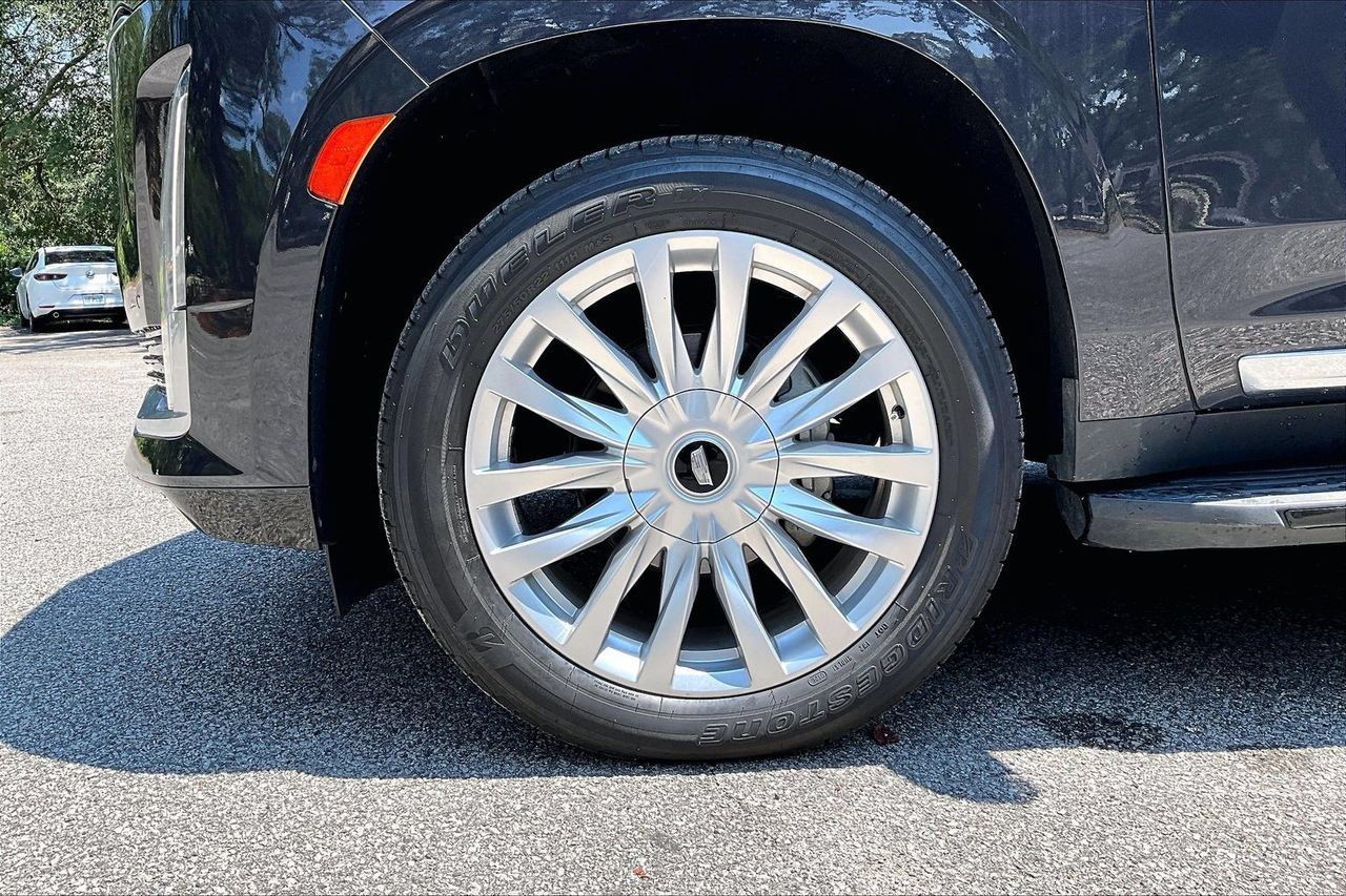 Used 2022 Cadillac Escalade Luxury RWD image 35