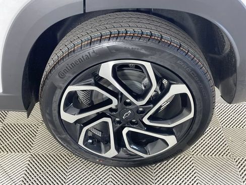 New 2026 Chevrolet Trax RS w/ Sunroof Package FWD image 11