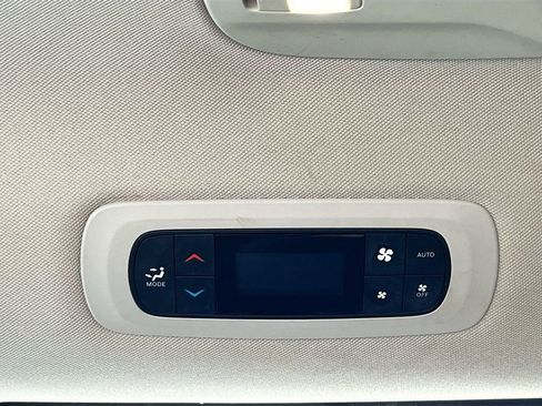 Used 2021 Chrysler Pacifica Touring w/ Cold Weather Group image 22