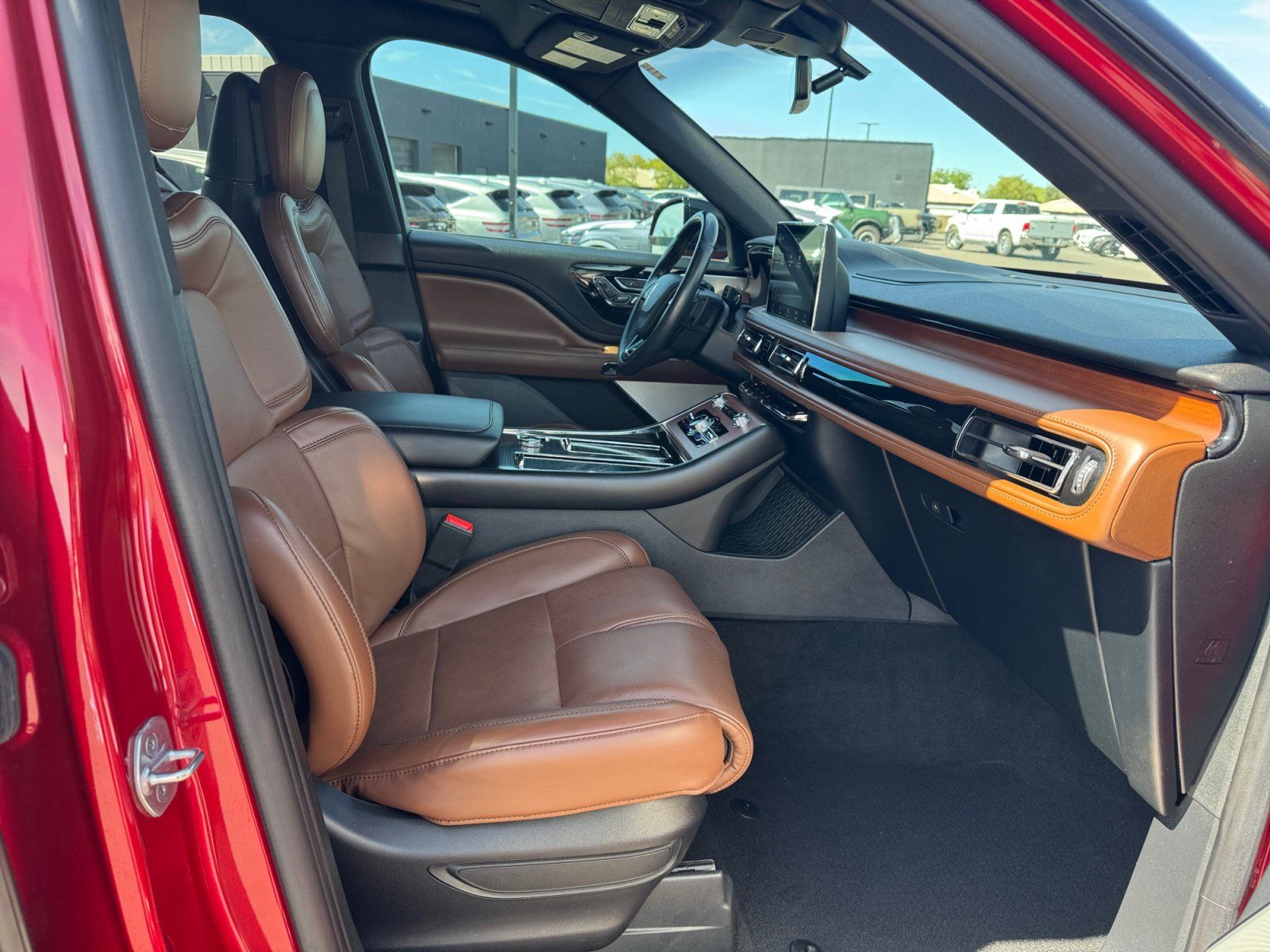 Used 2020 Lincoln Aviator Reserve w/ Equipment Group 201A AWD/4WD image 19