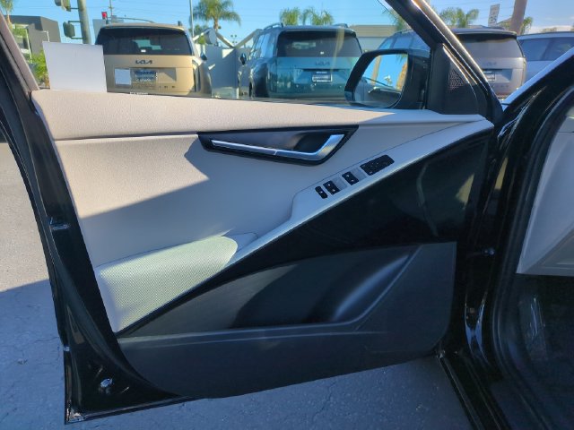 Certified 2023 Kia Niro Wind FWD image 12