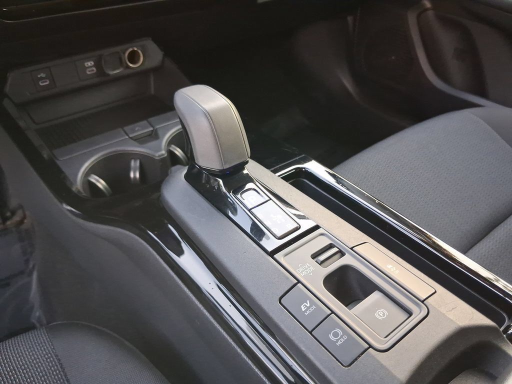 Used 2025 Toyota Prius LE FWD image 25
