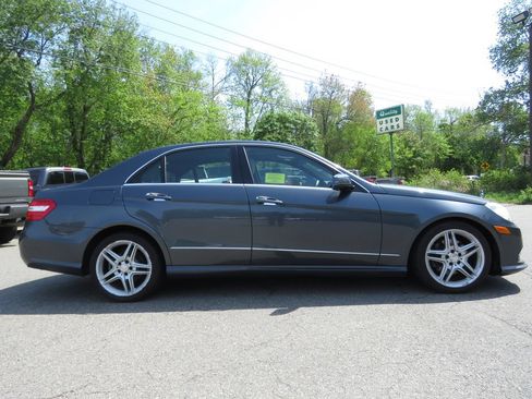 Used 2013 Mercedes-Benz E 350 4MATIC Sedan image 4