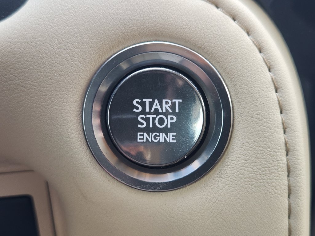Used 2021 Lexus LX 570 4WD w/ Luxury Package image 22