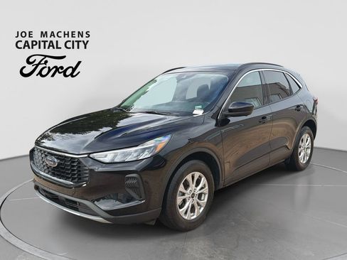 Used 2023 Ford Escape Active w/ Tech Pack #2 AWD/4WD image 9
