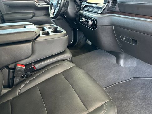 Used 2024 GMC Sierra 1500 SLT image 17