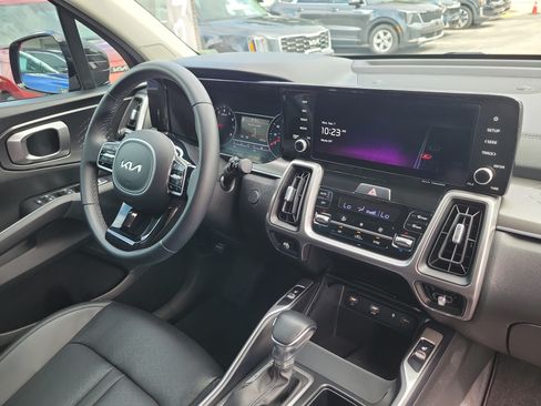Certified 2023 Kia Sorento S w/ Panoramic Sunroof Package FWD image 8