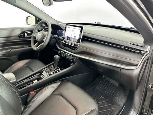 Used 2024 Jeep Compass Limited w/ High Altitude Package image 31