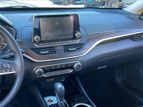 Used 2023 Nissan Altima 2.5 SV image 17