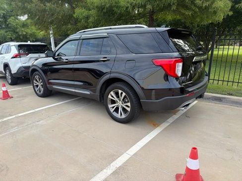Used 2020 Ford Explorer Platinum AWD/4WD image 2