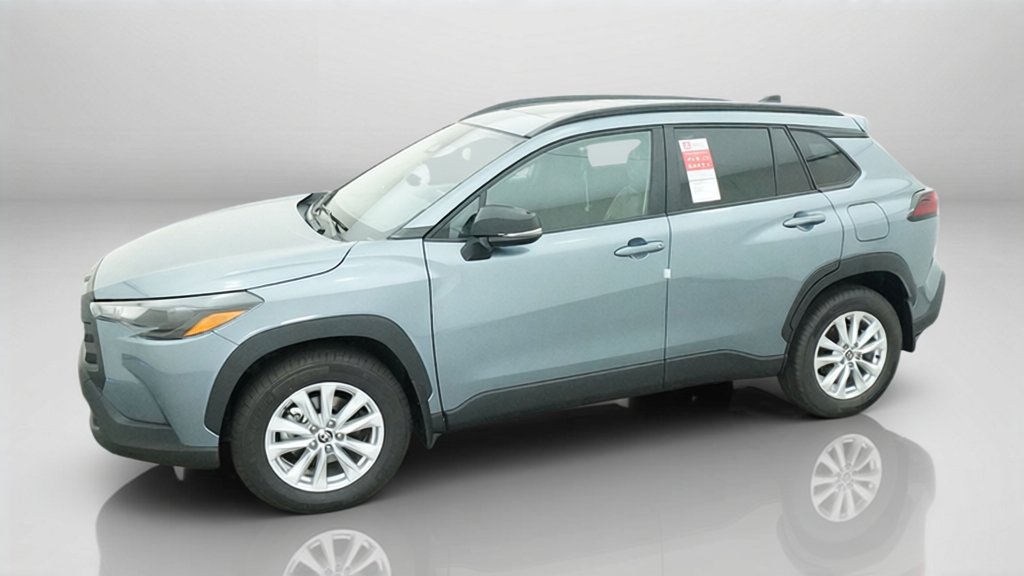 New 2026 Toyota Corolla Cross LE w/ Moonroof Package FWD image 3
