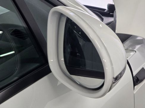 Certified 2025 Porsche Macan image 31