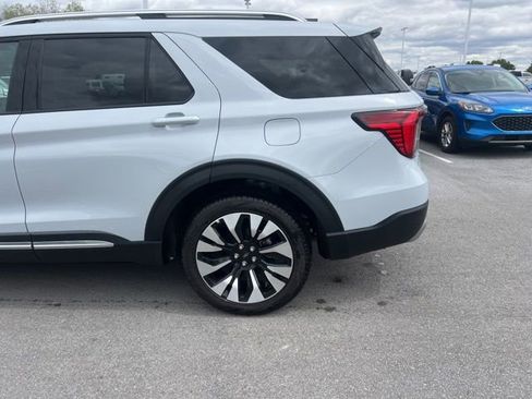 Used 2025 Ford Explorer Platinum w/ LUX Leather Package AWD/4WD image 10