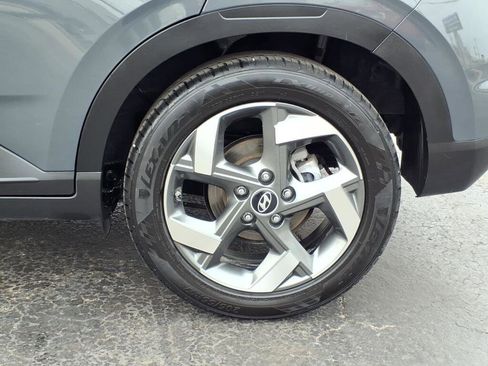 Used 2024 Hyundai Venue SEL image 7