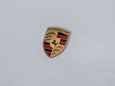 Certified 2023 Porsche Macan AWD/4WD image 17