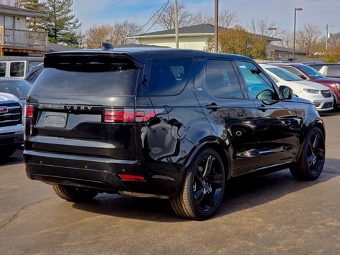 Used 2025 Land Rover Discovery Dynamic SE image 12
