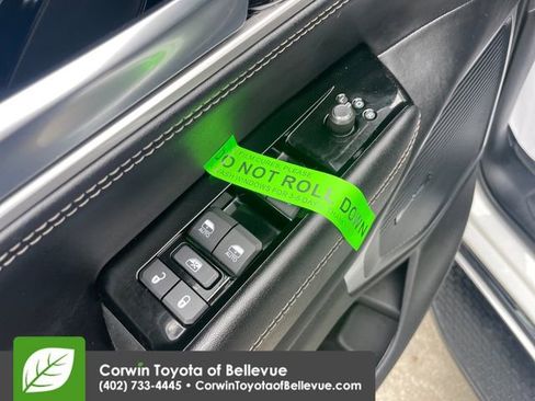 Used 2024 Jeep Wagoneer L Series II w/ Flexible Seating Group AWD/4WD image 19