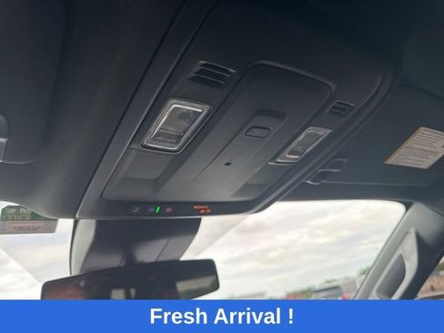 Used 2023 GMC Yukon XL SLE RWD image 11