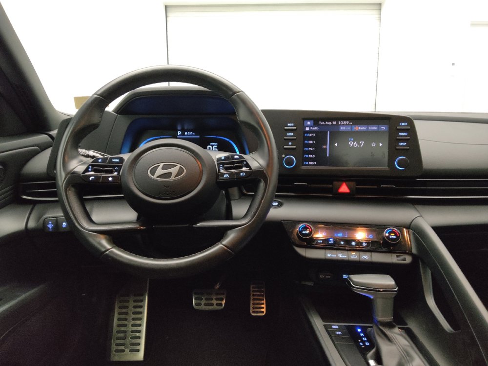 Used 2025 Hyundai Elantra Sport FWD image 22