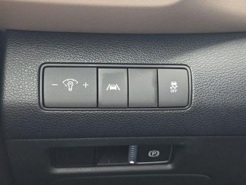 Certified 2023 Hyundai Santa Fe SE image 9