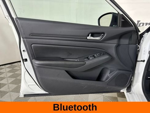Used 2025 Nissan Altima 2.5 SV FWD image 10