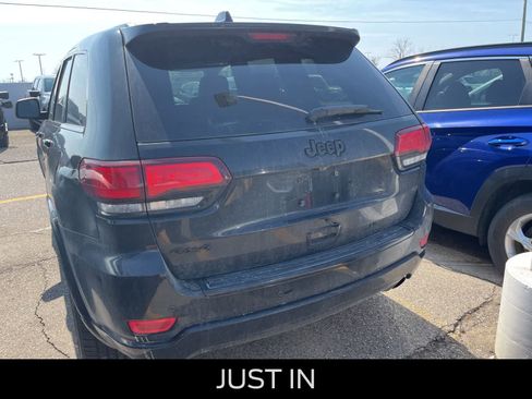 Used 2018 Jeep Grand Cherokee Altitude image 10