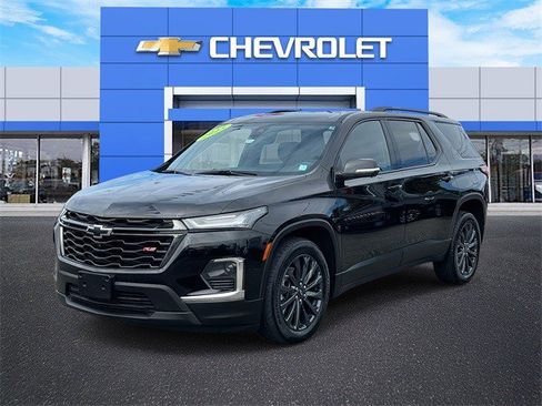 Certified 2023 Chevrolet Traverse RS image 2