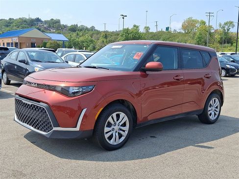 Used 2023 Kia Soul LX image 3