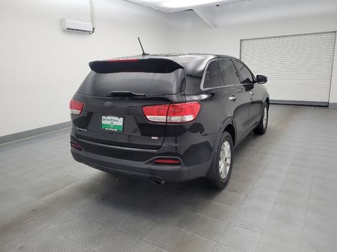 Used 2016 Kia Sorento L image 9