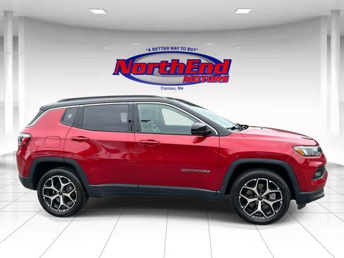 Used 2025 Jeep Compass Limited AWD/4WD image 2
