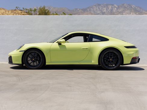 Certified 2025 Porsche 911 Carrera GTS RWD image 2