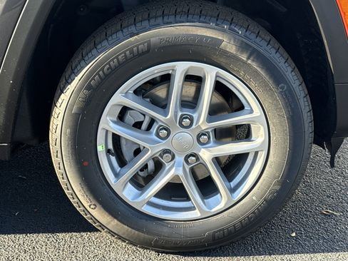 New 2025 Jeep Grand Cherokee Laredo X image 11