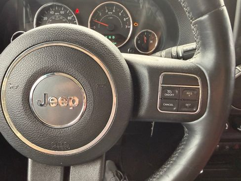 Used 2015 Jeep Wrangler Unlimited Sport w/ Quick Order Package 24S AWD/4WD image 21